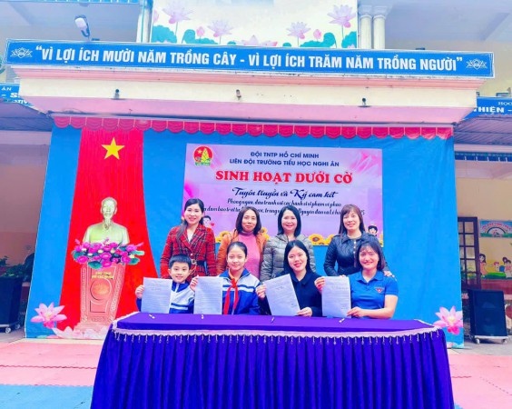 Sinh hoạt dưới cờ tạm biệt năm 2024 của trường Tiểu học Nghi Ân có gì